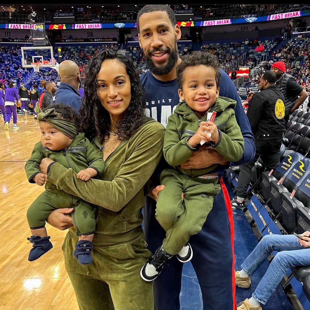 Garrett Temple With His Wife And Children