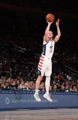 Garrison Mathews: Family, Net Worth, Altercation & Girlfriend - Players Bio