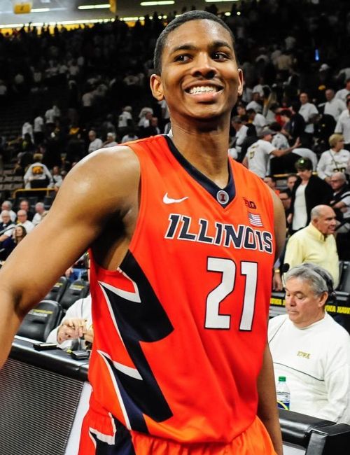 Hill Playing For Fighting Illini