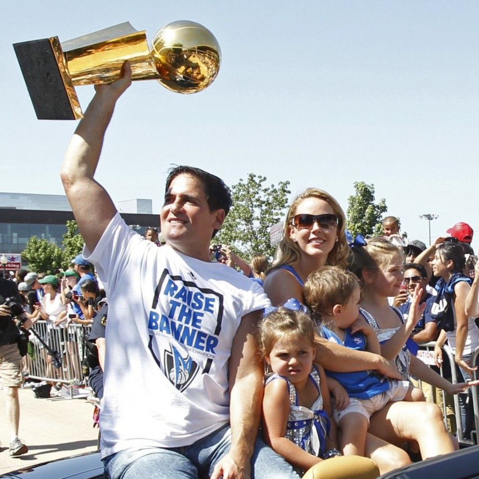 Mark Cuban With His Family After Mavs Won The NBA Championship 
