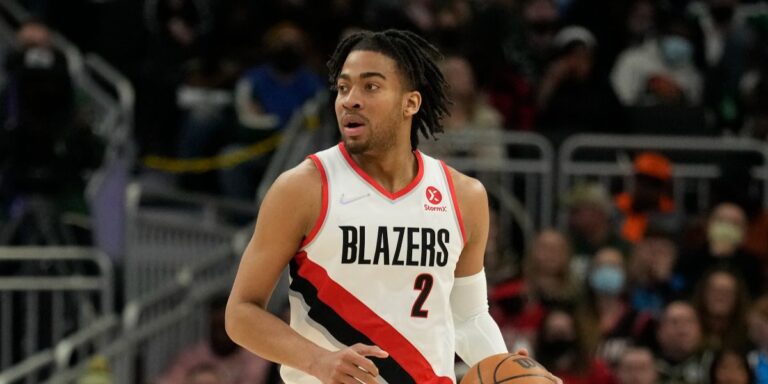 NBA Player Trendon Watford Playing For The Trail Blazers