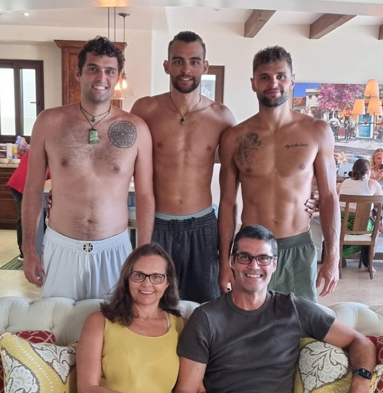 Raul Neto With His Family
