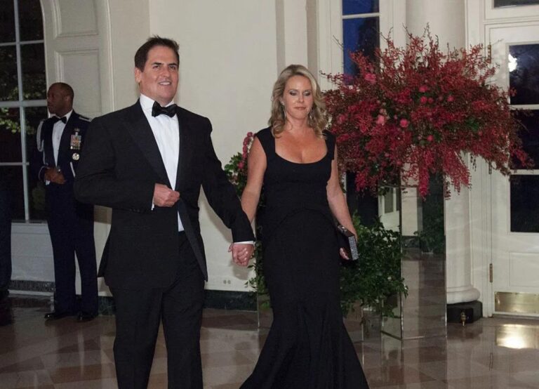 Mark Cuban With His Wife Tiffany Stewart