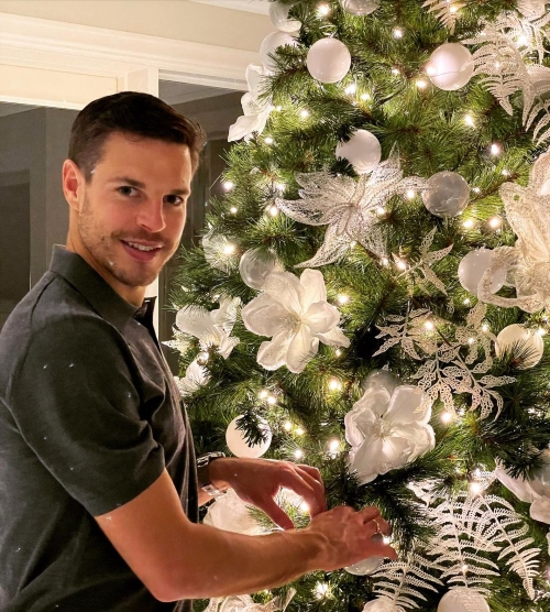 Cesar Azpilicueta Celebrating Merry Christmas