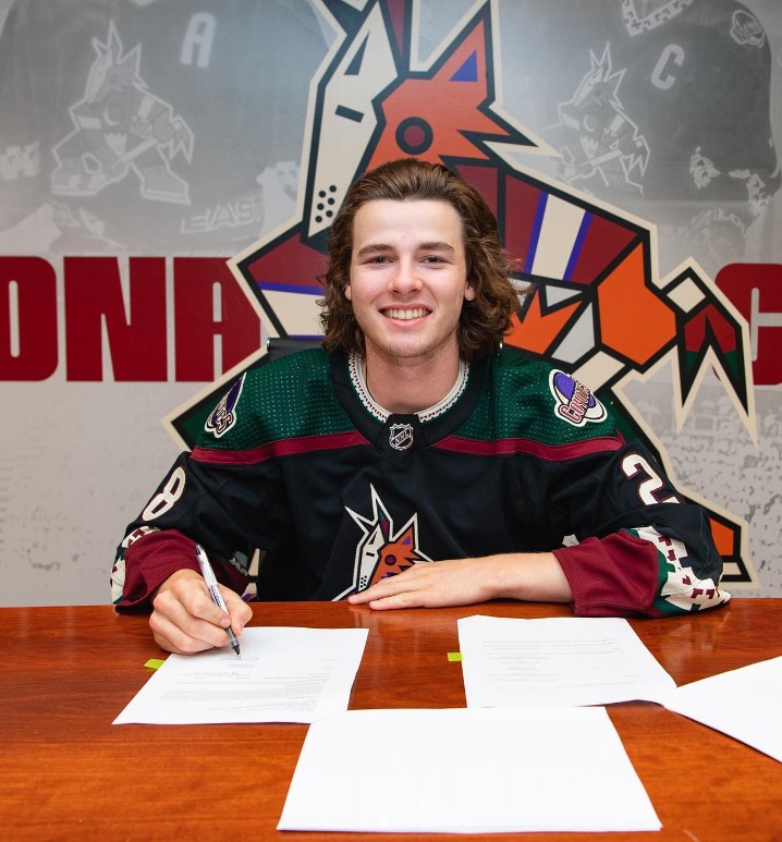 Conor Signing Contract With The Coyotes