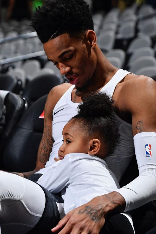 Dejounte Murray With His Daughter