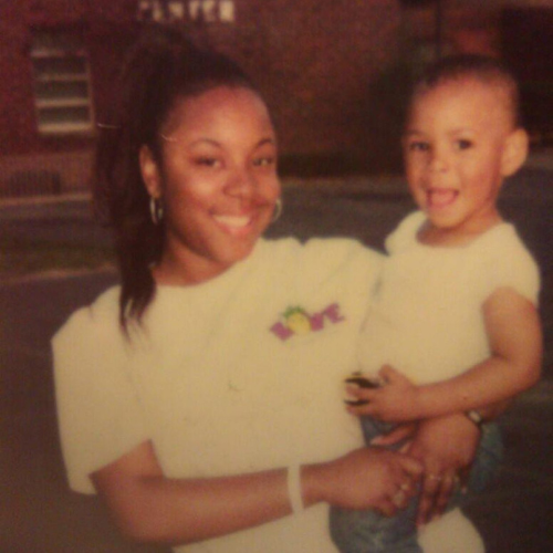 Jahmyr Gibbs Childhood Picture With His Mom