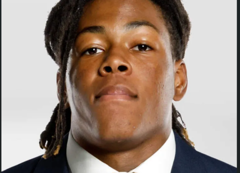 Jahmyr Gibbs Wearing His Formal Dress