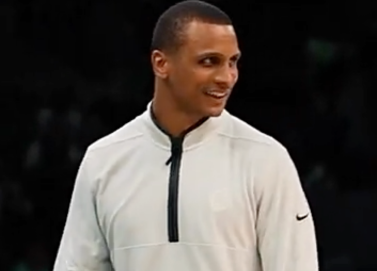 Joe Mazzulla Smiling For His Fans