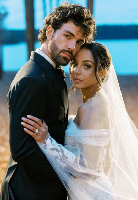 MLB player Dansby Swanson with his wife Mallory Swanson