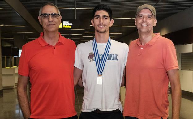 Santi Aldama with his father and uncle 