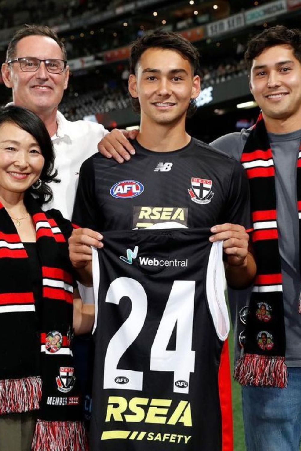 Mitch Owens With His Parents And Brother 