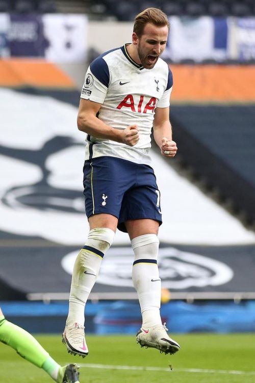 Harry Kane Celebrating Victory 