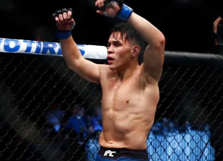 Ricky Simon in Fight