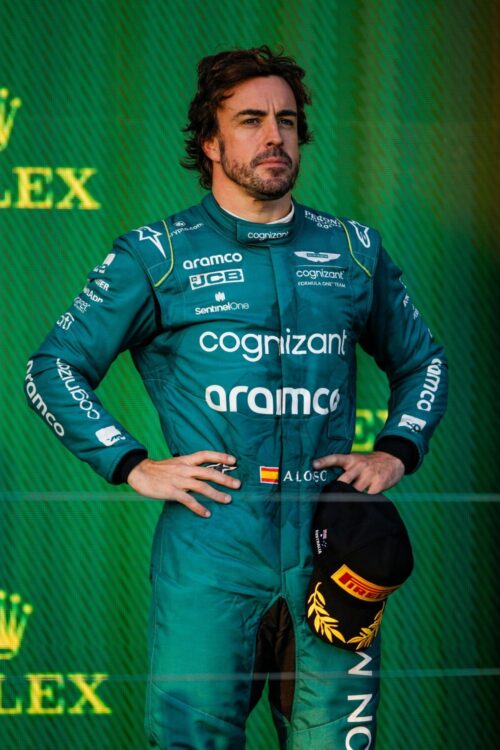 Fernando-Alonso-Posing-for-Picture 