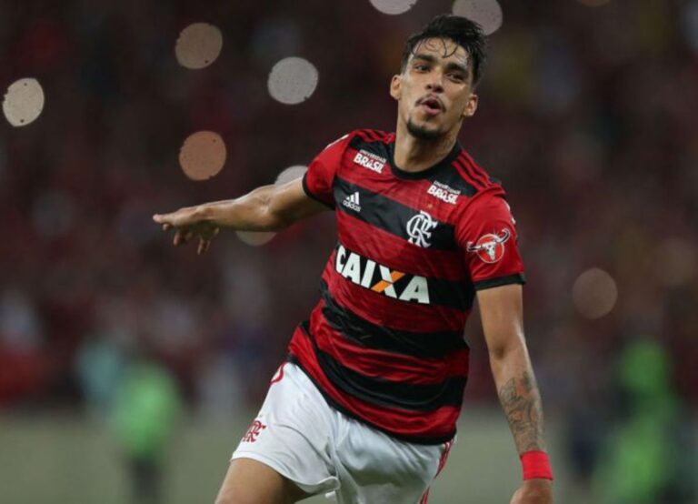 Lucas Paqueta Playing