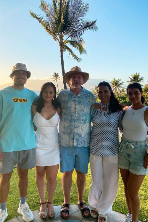 Auston Matthews With His Family Enjoys A Trip To Hawaii In 2021