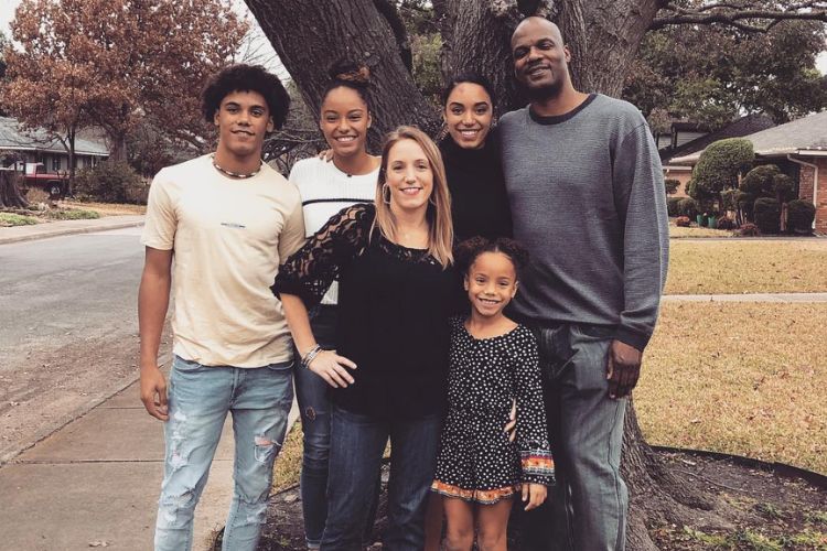 The Gonzalez Family Pictured Right Outside Their Family Home In Texas In 2018