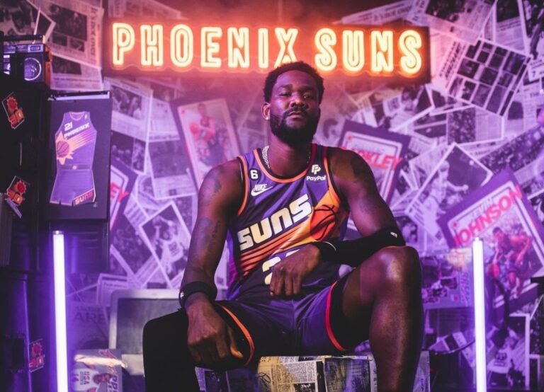 Deandre Ayton Poses In The New Kit Of Phoenix Suns For The 2022 Seasons