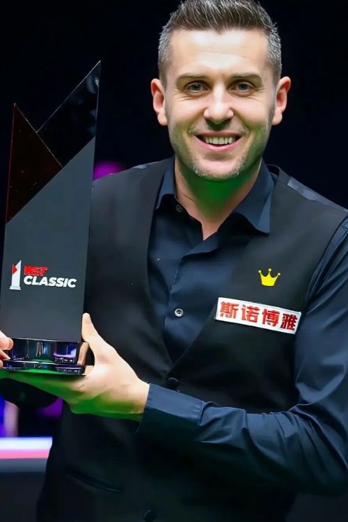 Mark Selby Is All Smiles As He Poses With WST Classic Trophy