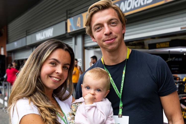 Oliver Norris Pictured With His Wife Savannah And Their Daughter Mila