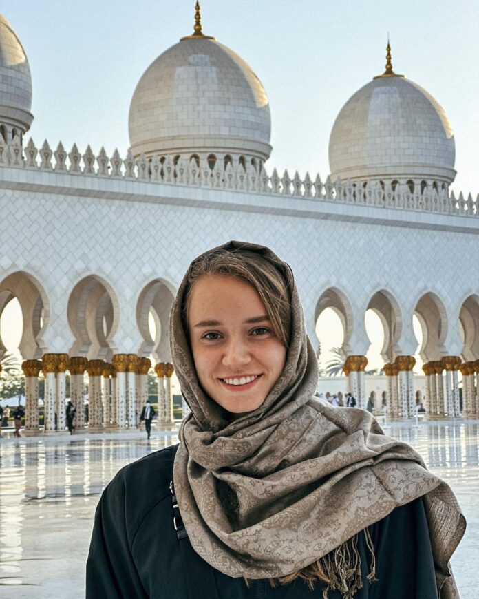 Is Elena Rybakina Muslim Or Christian? Religion And Ethnicity Explored