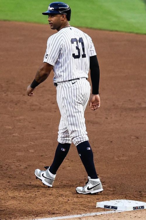 Aaron Hicks During A Match