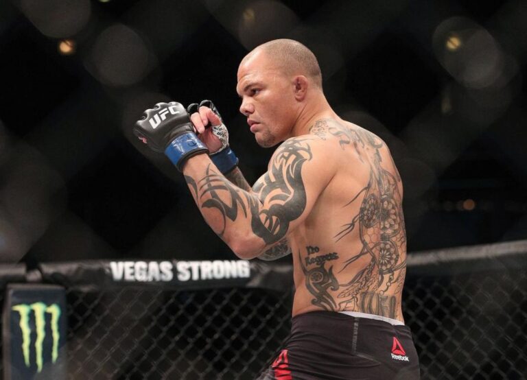 Anthony Smith Squaring Up To Fight