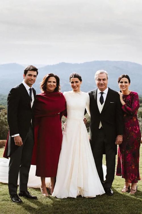 Carlos Sainz With His Sisters Blanca Sainz Vazquez And Ana Sainz And Their Parents