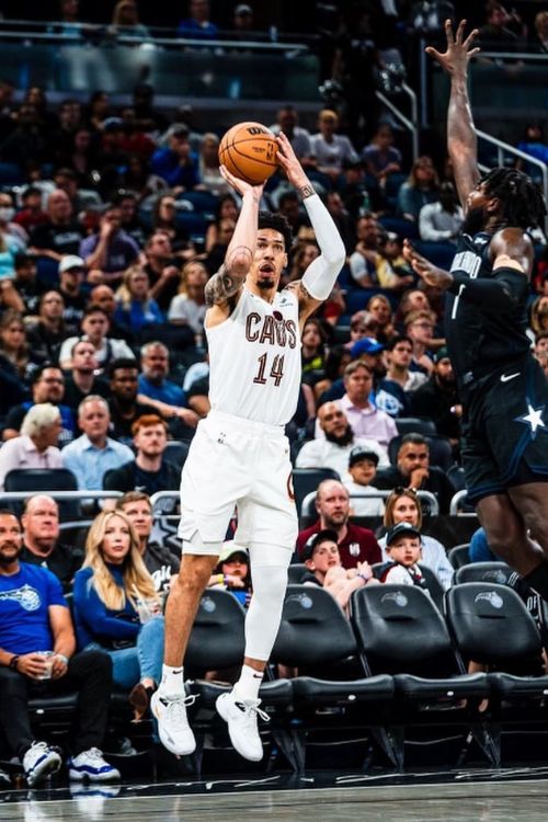 Danny Green Playing For The Cleveland Cavaliers