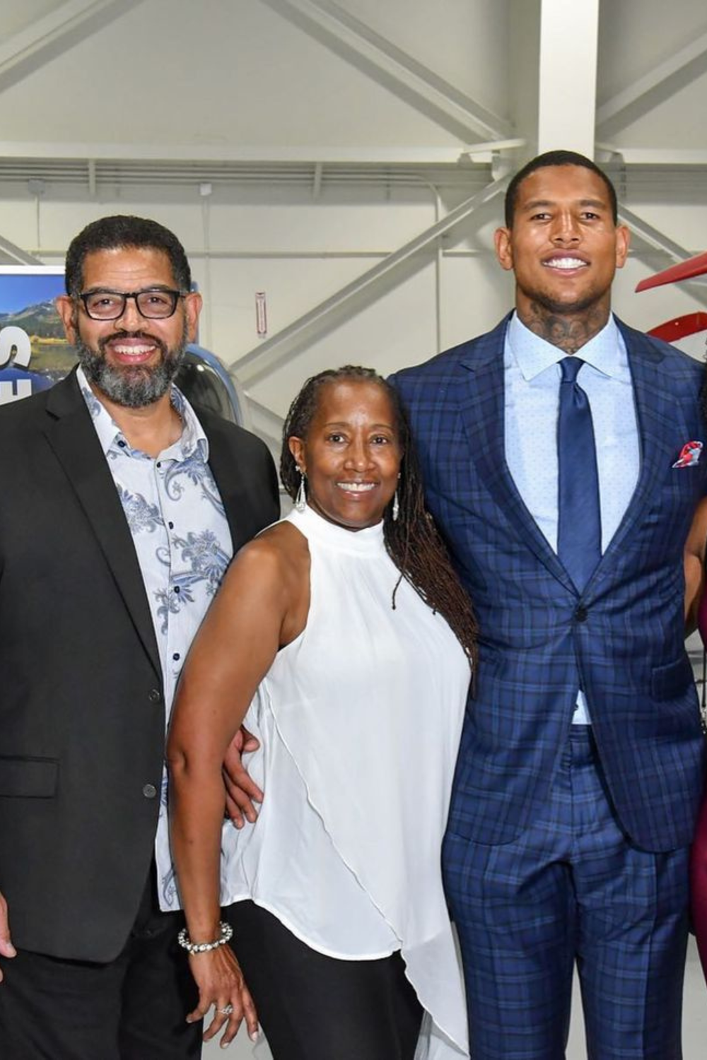 Darren Waller With His Parents