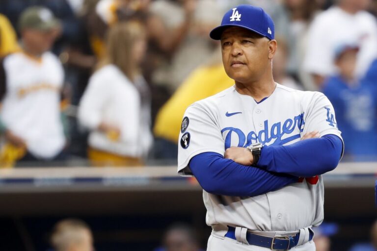 Dodgers manager Dave Roberts