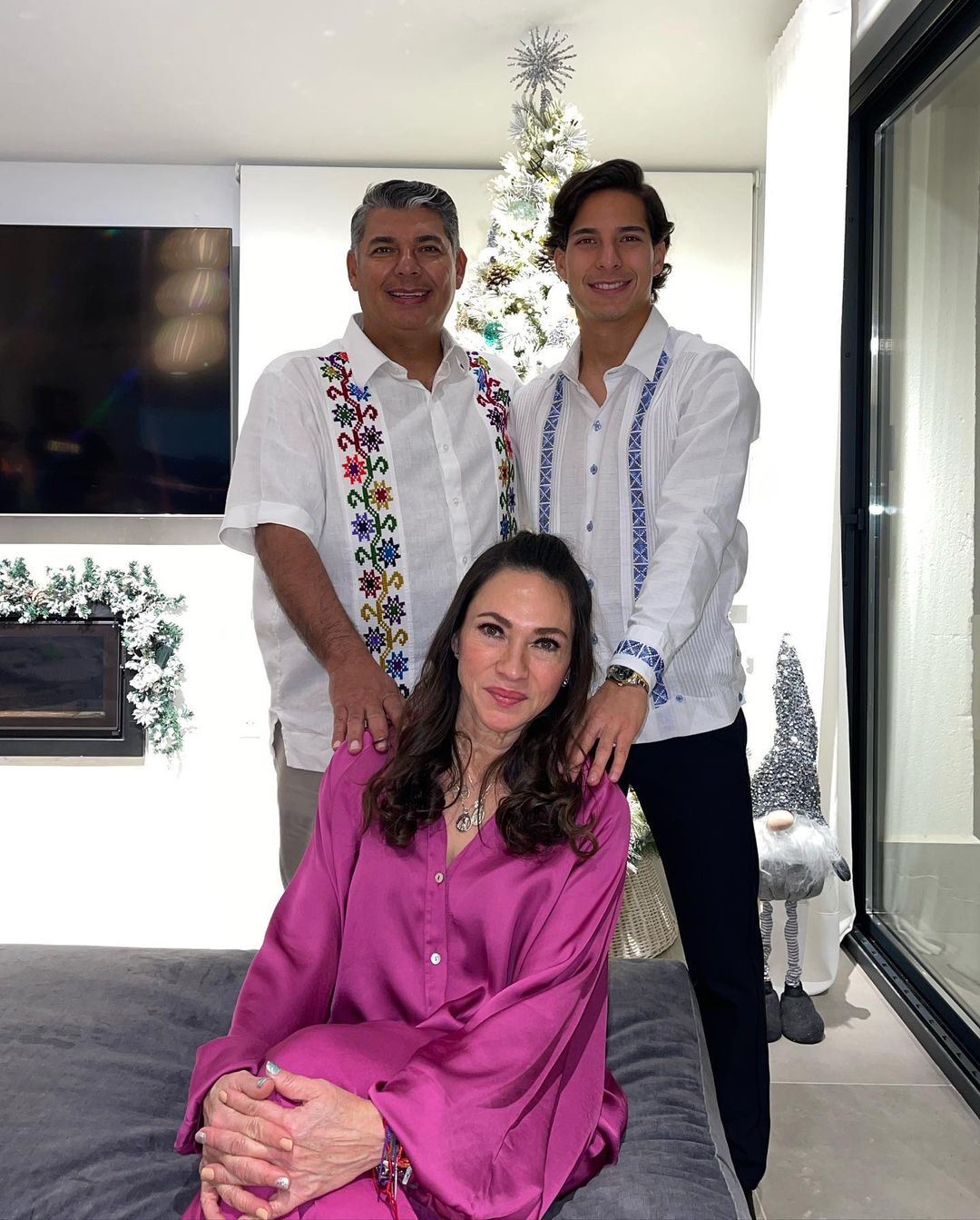 Diego Lainez With His Parents