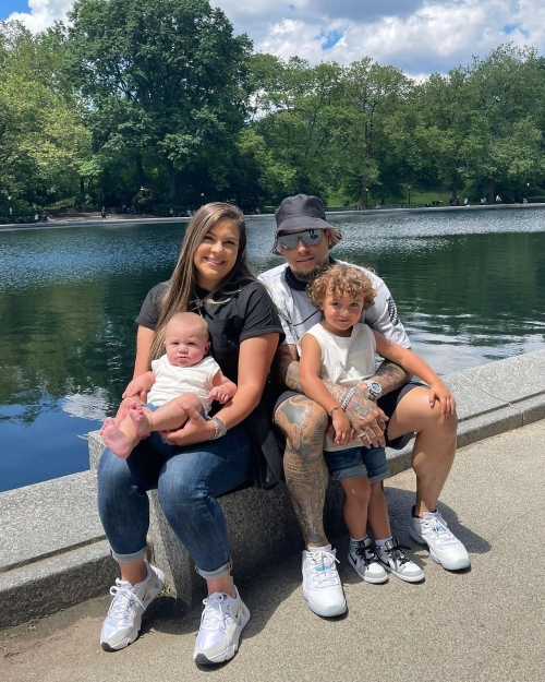 Javier Baez With His Wife And Children