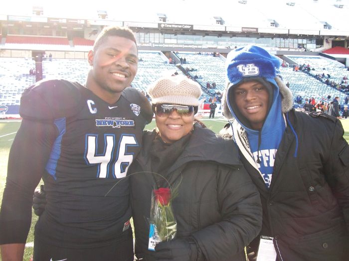 Khalil With Brother LeDarius And Mother Yolanda