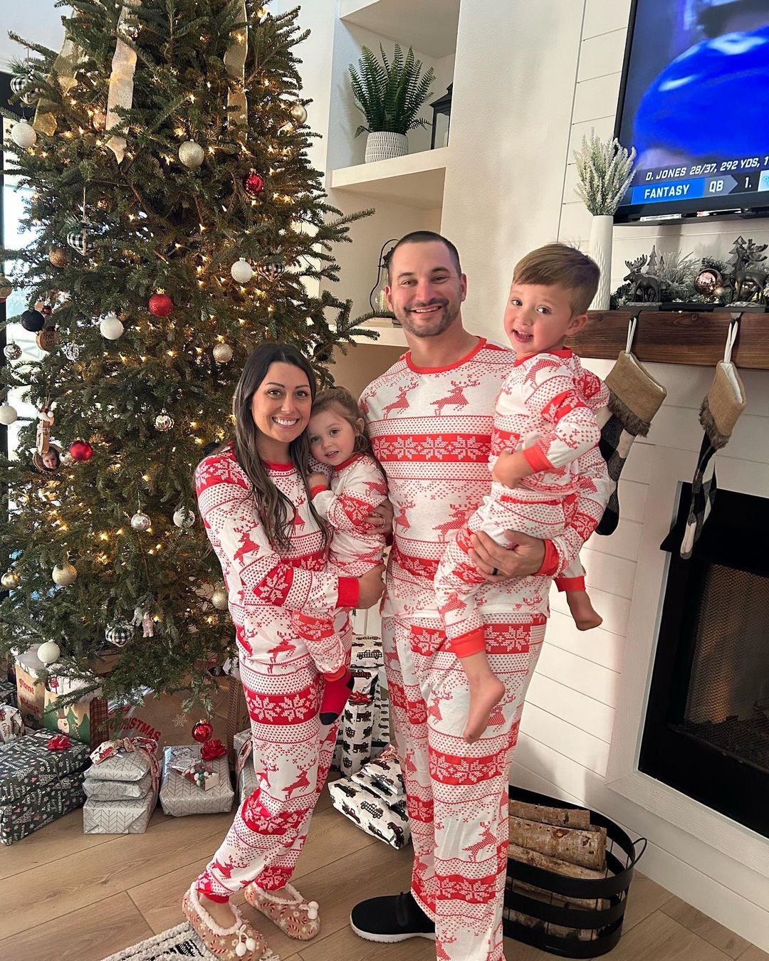 Mike With Wife And Kids Celebrating Christmas in 2022