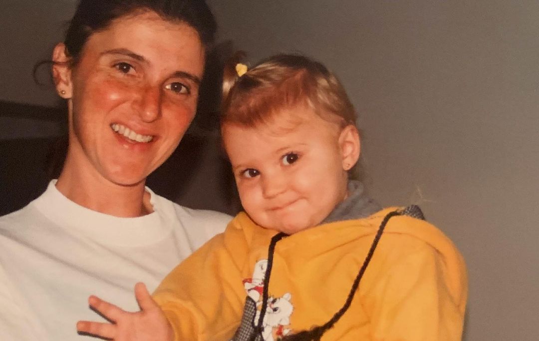 Small Beatriz Haddad Maia With Her Mom 