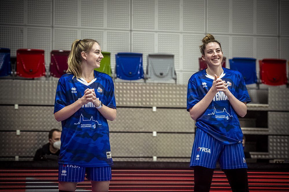 Karlie Samuelson With Her Sister Katie Samuelson