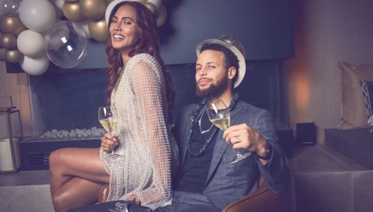 Stephen Curry With His Wife Ayesha