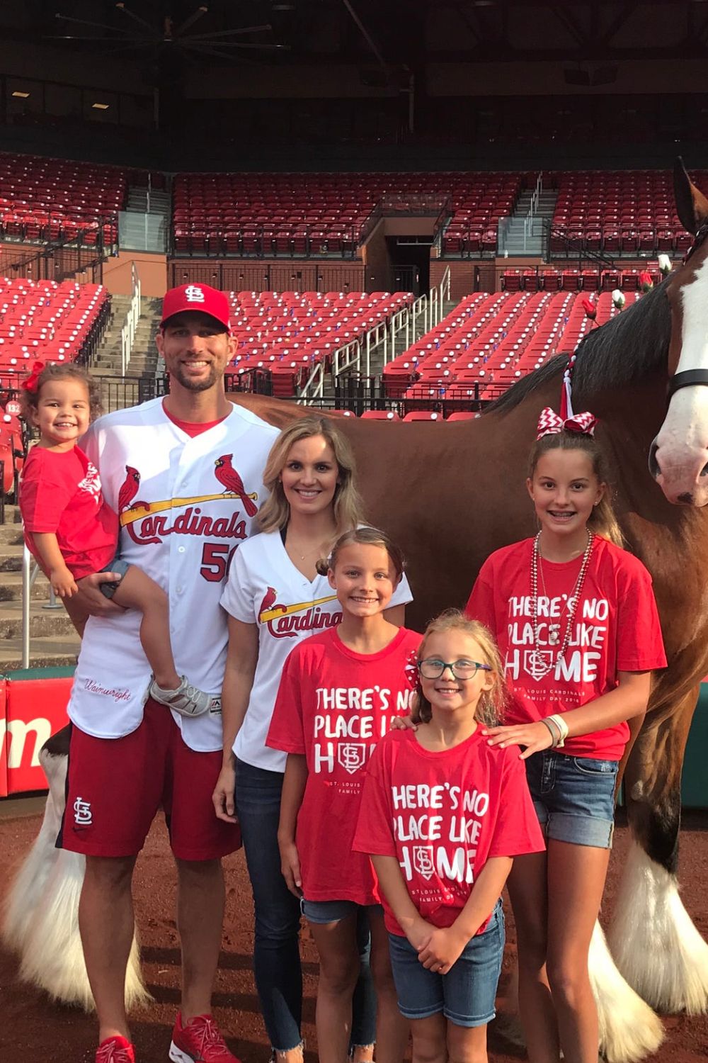 How many kids do Adam Wainwright and Jenny Curry have? Meet the beloved  Cardinals pitcher's family