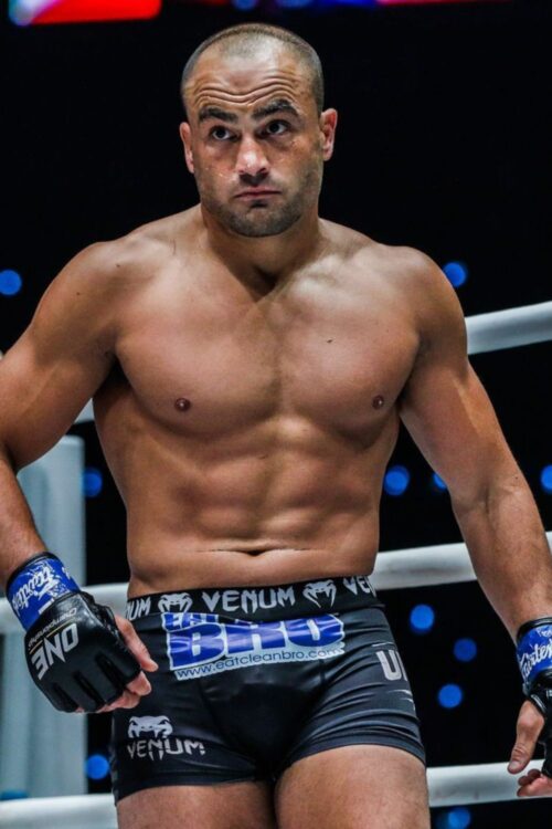 Eddie-Alvarez-in-Ring