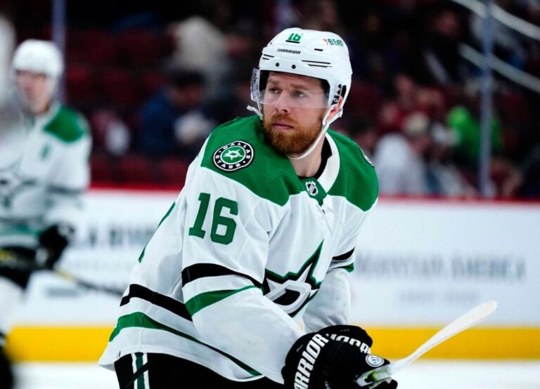 Joe Pavelski Playing