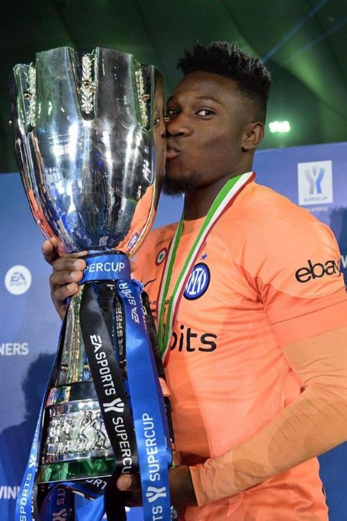 Andre Kissing Super Copa Italy Trophy 