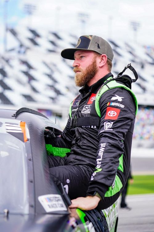 Jeffrey Earnhardt Parents: Father Kerry Earnhardt And Mother - Players Bio