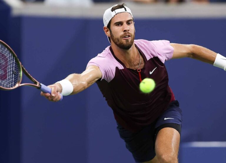 Khachanov Playing tennis