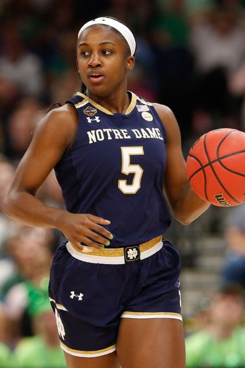 Jackie Young Playing In The Notre Dame 