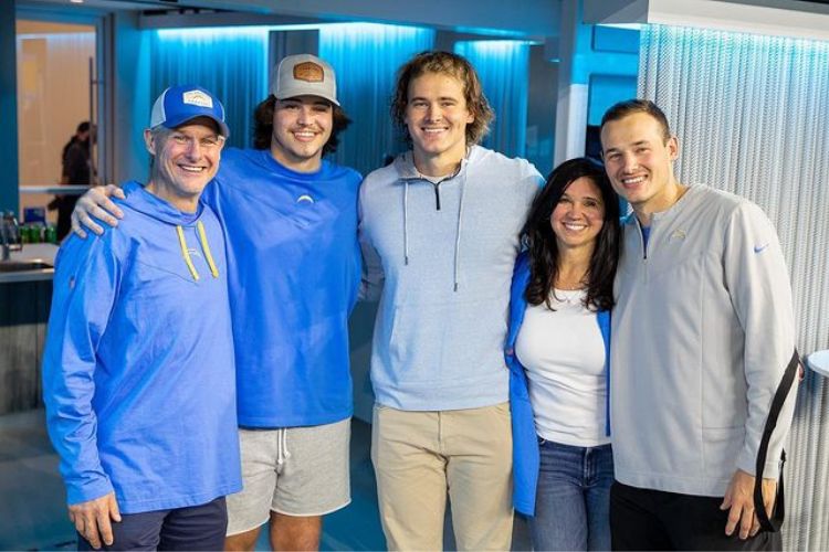 Justin With His Father, Mother, And Siblings 