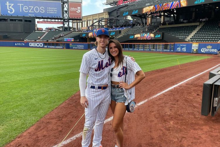 Anna Sprys Rocks Up To Citi Field To Cheer On Her Boyfriend Brett Baty 