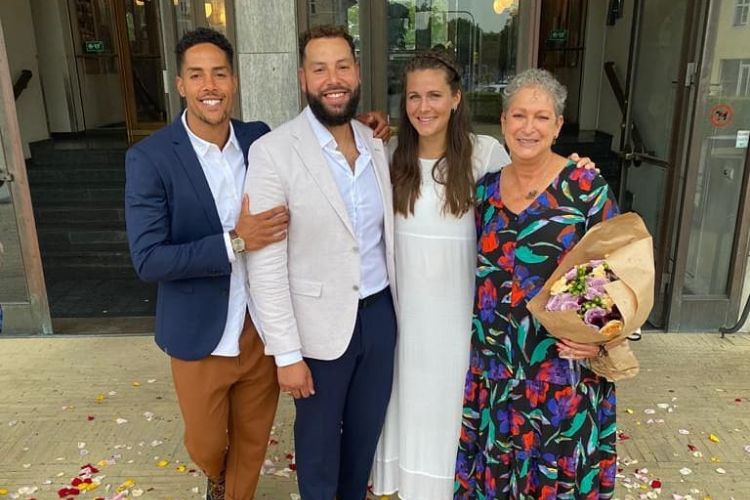 Chanan Pictured With His Brother Pascal, His Wife Emilie And Mom Jael In 2020 