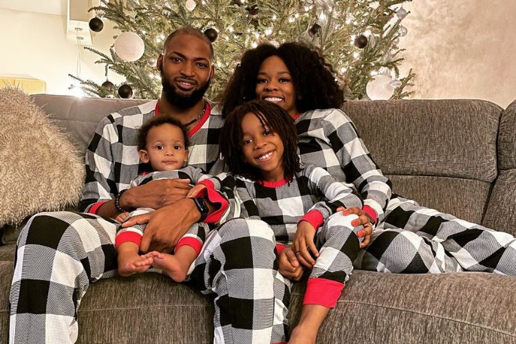 Darrell Smith Jr Pictured With His Family Celebrating Christmas In 2021